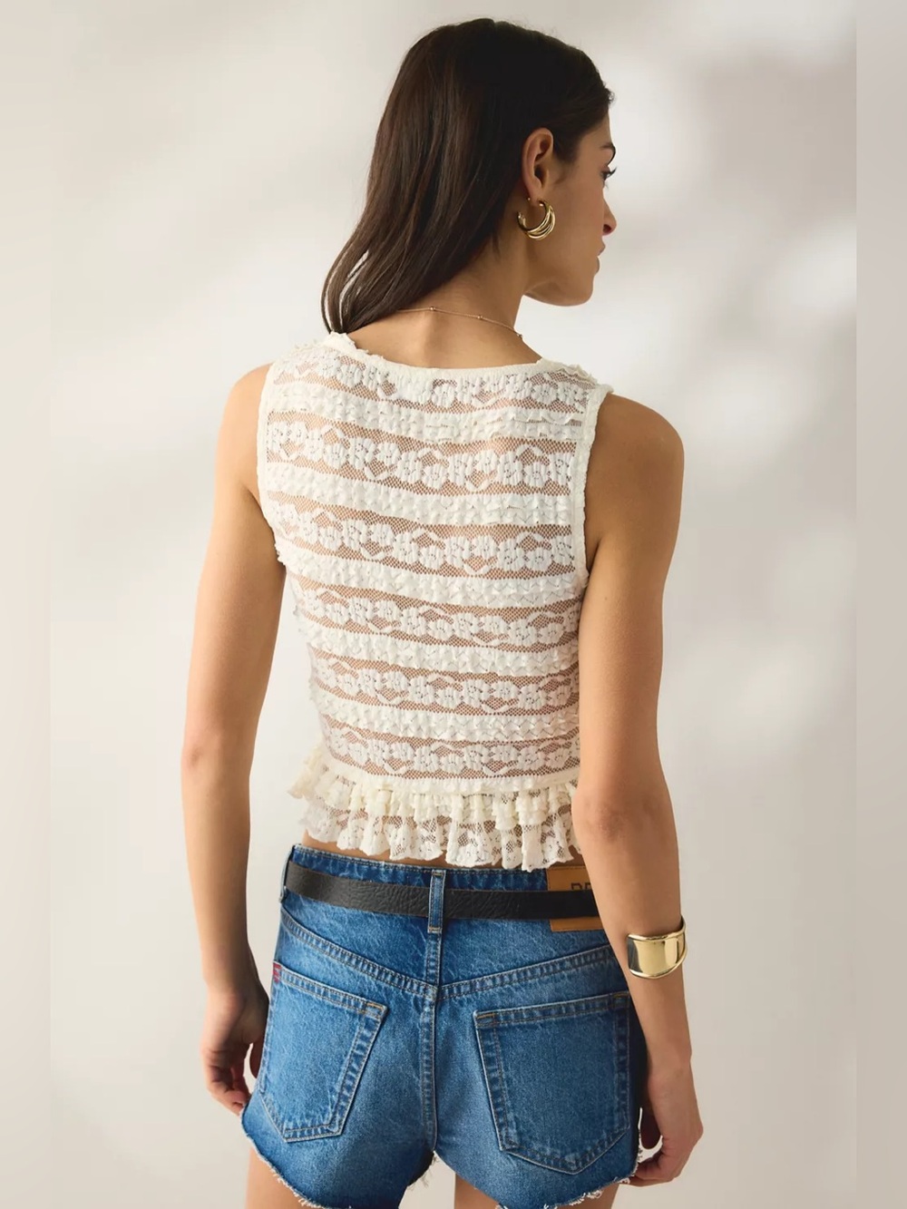 UO Kimchi Blue Amara Ruffle Lace Button-Front Tank Top - Picture 4 of 5